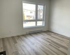 全新装修阳光大四个半condo，近公园超市中超，15分钟到市中心