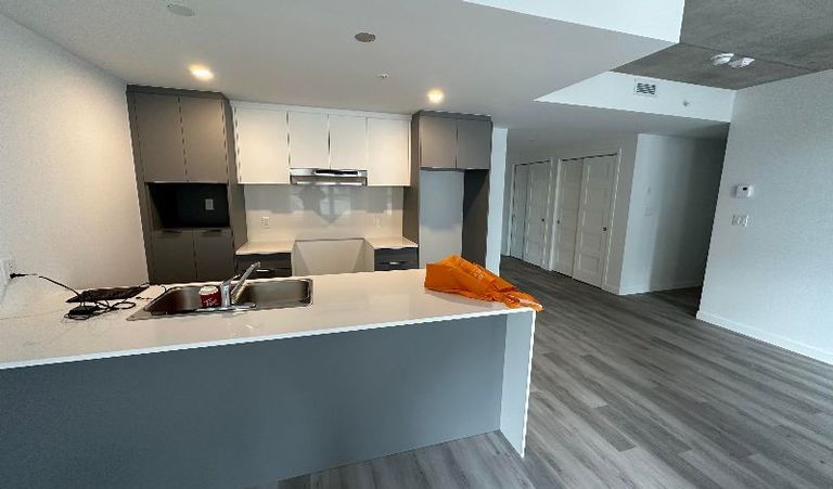 明珠小区全新两居室公寓, 一卧分租$900/月