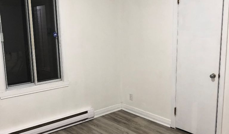 大41/2，地铁站 D’Iberville 旁