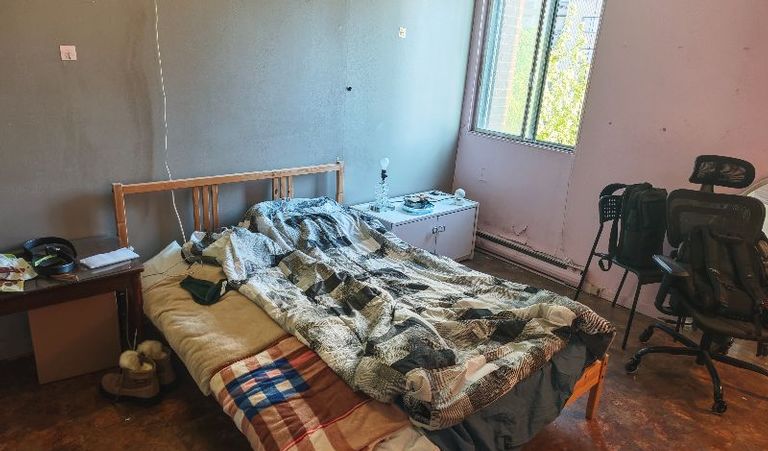 蒙特利尔自住房转租，550月，拎包入住。