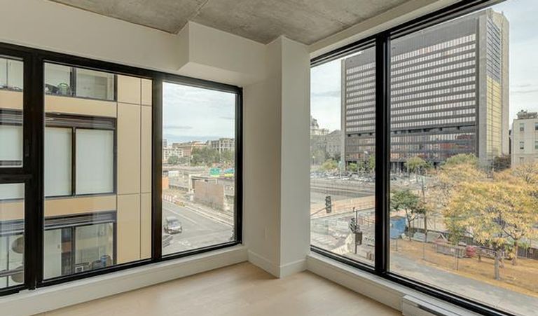 唐人街市中心，步行2分钟到达地铁站Place-d'Armes