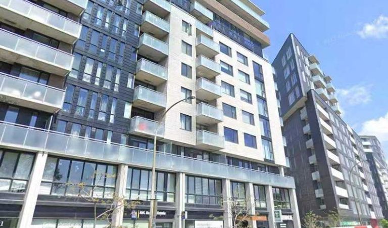 Namur 地铁站步行4分钟内，高级Studio整租