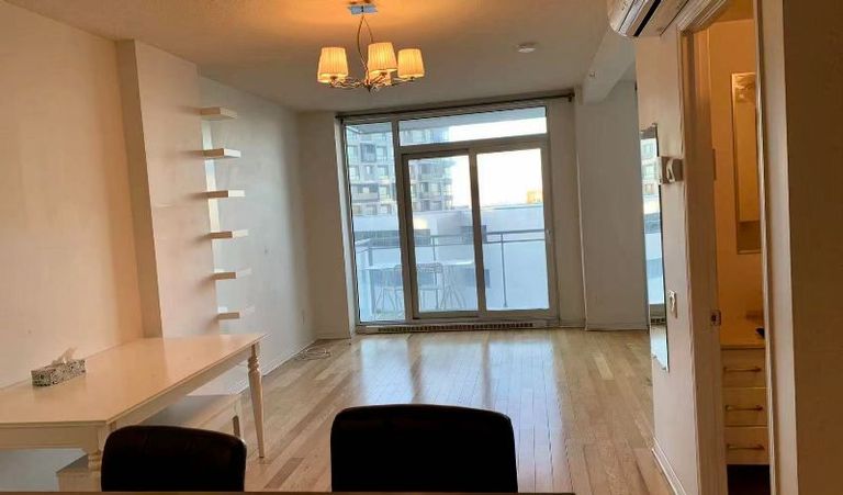 Namur 地铁站步行4分钟内，高级Studio整租