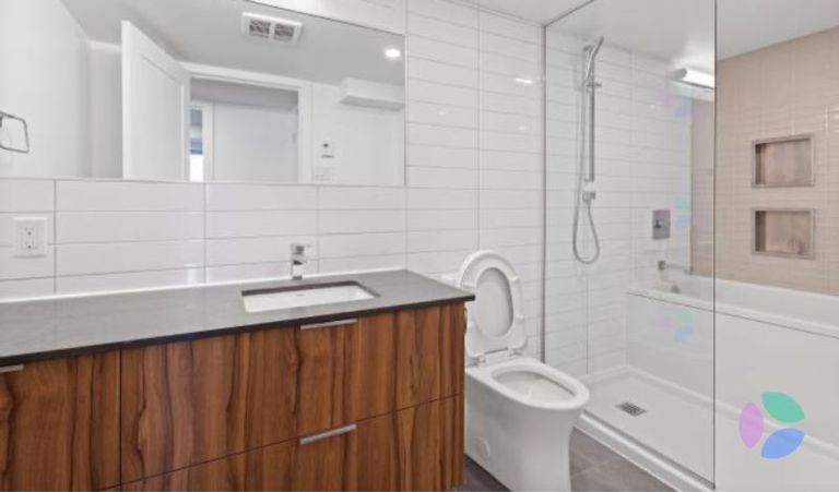 高端精品两居室公寓出租｜富裕静谧社区｜步行2分钟至REM轻轨｜102㎡＋阳台｜环境优雅安静｜交通极其便利   可入住时间：2月1日（时间灵活）｜可续租