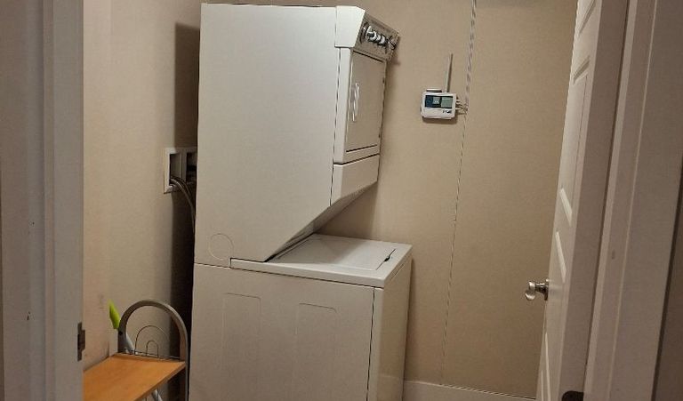 $1600/月全包，近地铁condo一室一厅，室内车库，电梯，2月1日入住