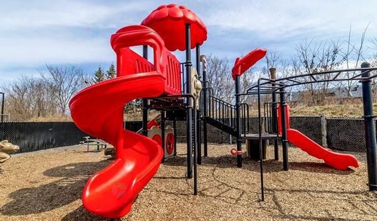 $1600/月全包，近地铁condo一室一厅，室内车库，电梯，2月1日入住