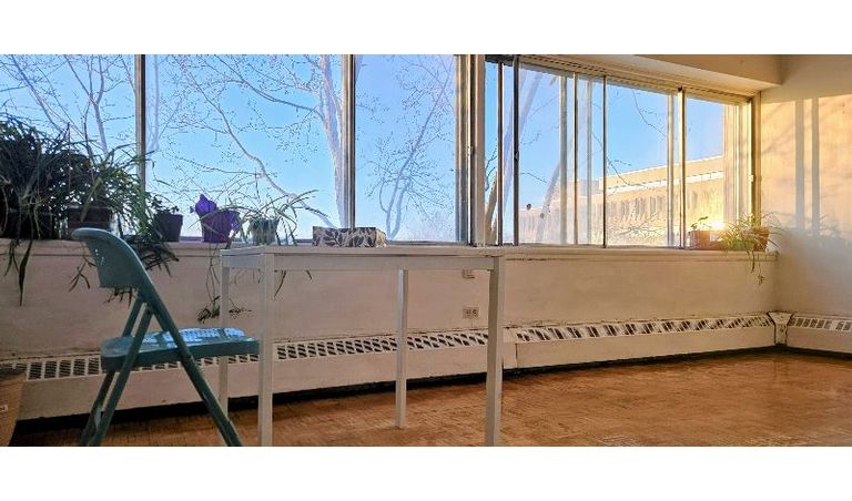 蒙大附近超大四个半公寓转租