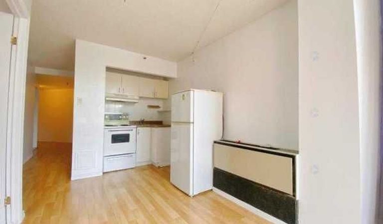 近康大地铁站4半2卧高级公寓随时入住$1600/月全包514-935-9067