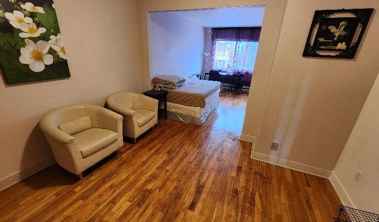 Rosemont区，30平米特大卧室，干净安静Nice女生室友，日租$60/天