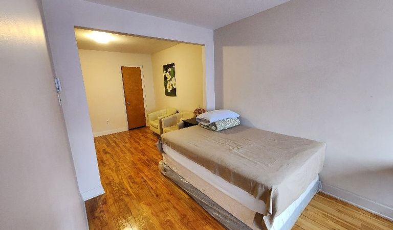 Rosemont区，30平米特大卧室，干净安静Nice女生室友，日租$60/天